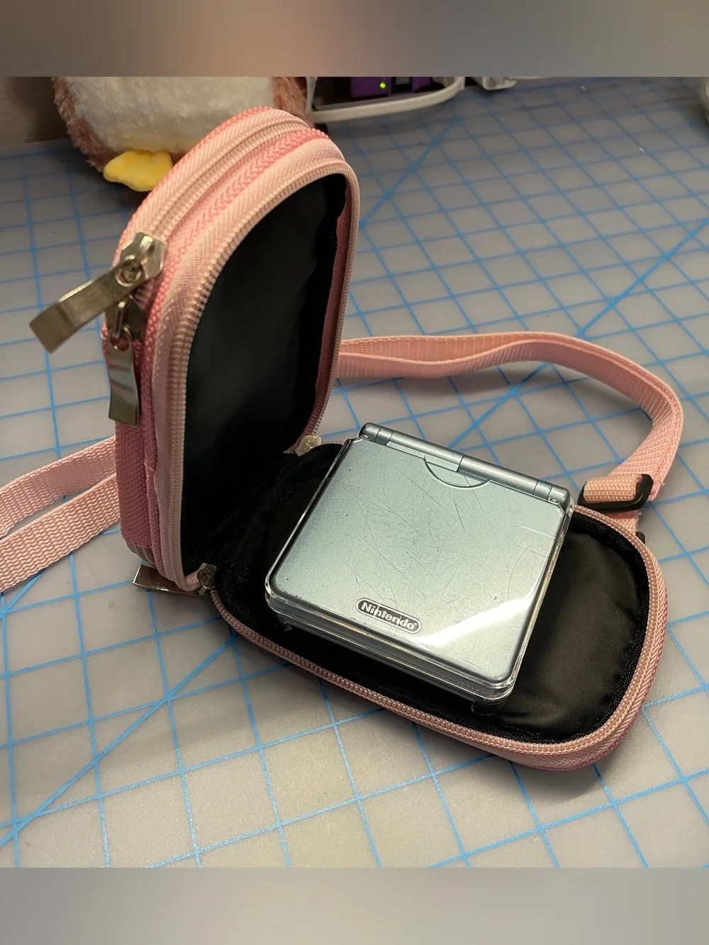 2006 Naki World Nakiworld Nintendo DS Lite Gameboy Pink Electronics Carry Case